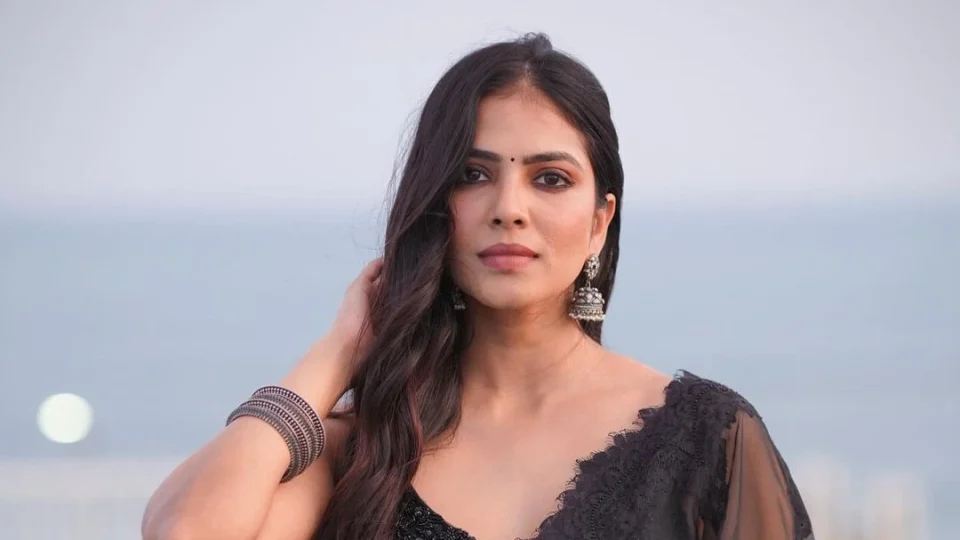 malavika mohanan latest photos