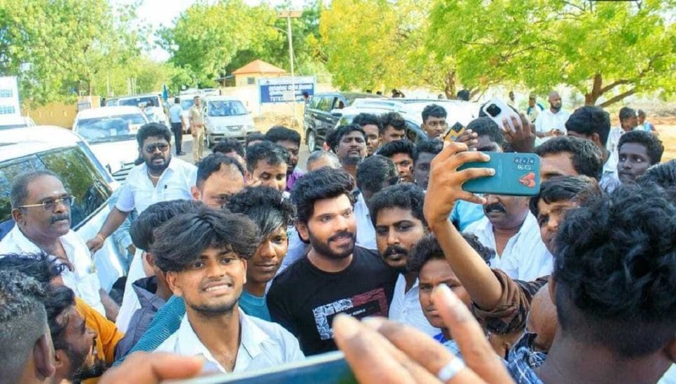 Legend Saravanan went to Thoothukudi for shooting