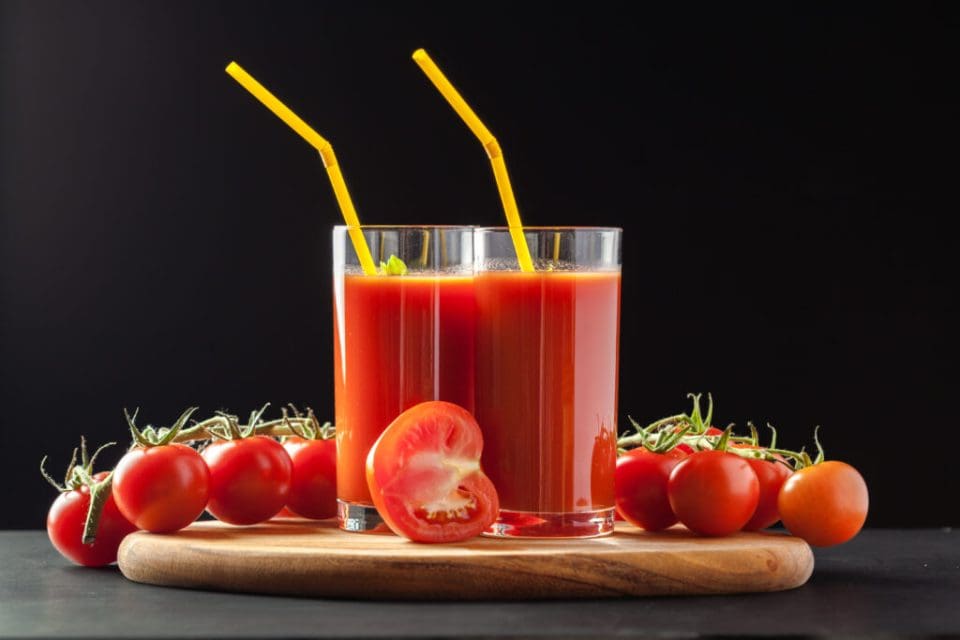 benifits drinkings of tomato juice
