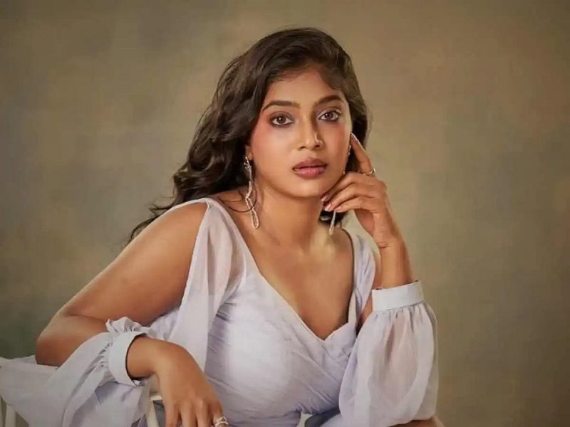 vj Parvati's mother praises when she comes out of the house..! (3)