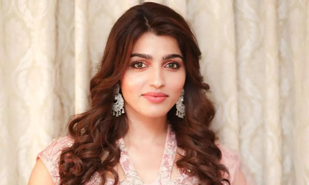 actress sai thanshika emotional speech viral