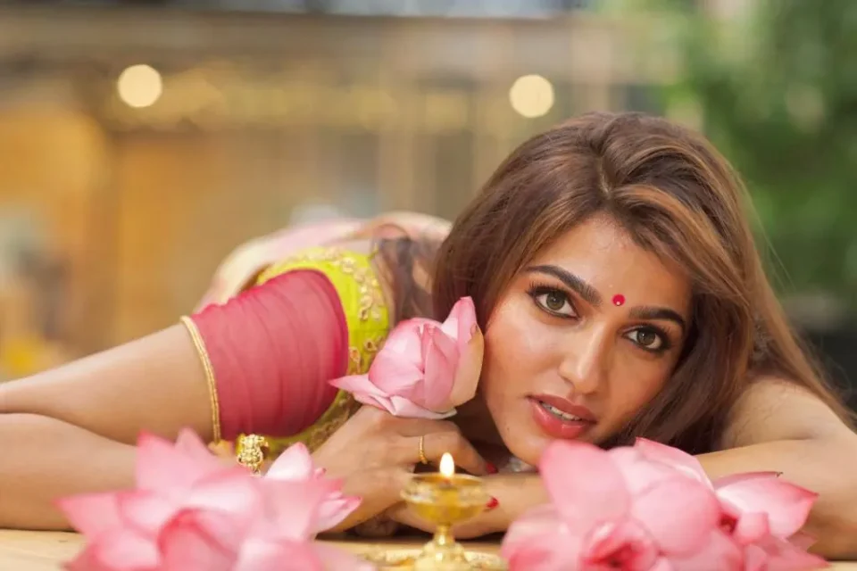 actress sai thanshika emotional speech viral