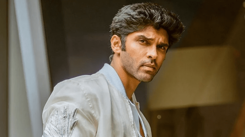 Dhruv Vikram has signed a new film in the love story genre.