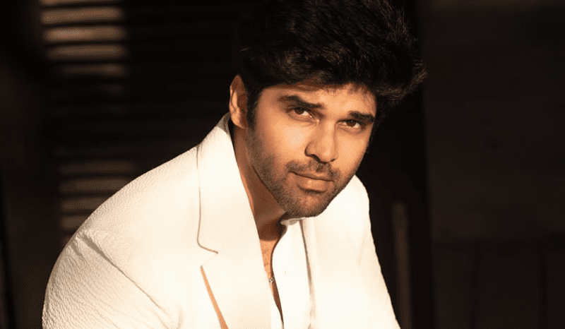 Dhruv Vikram has signed a new film in the love story genre.
