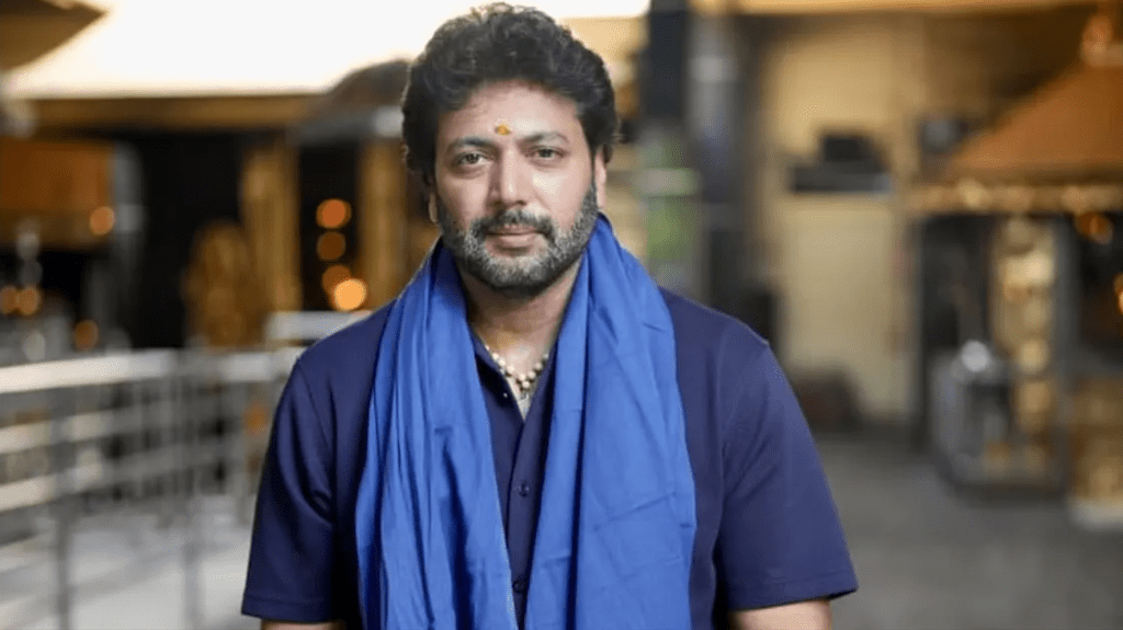 சபரிமலை அய்யப்பன் கோவிலுக்கு மாலை அணிந்து விரதத்தை தொடங்கிய நடிகர் ரவி மோகன்