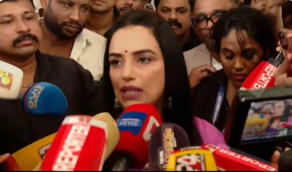 AMMA President Shwetha Menon and 17-Member Executive Committee Resign