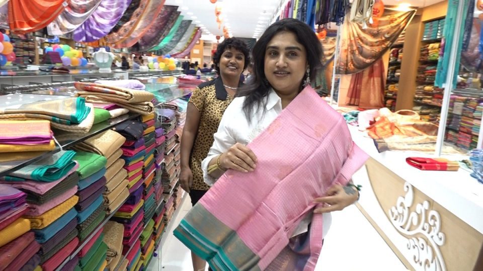 Actress Vanitha Vijayakumar Shops at Velavan Stores