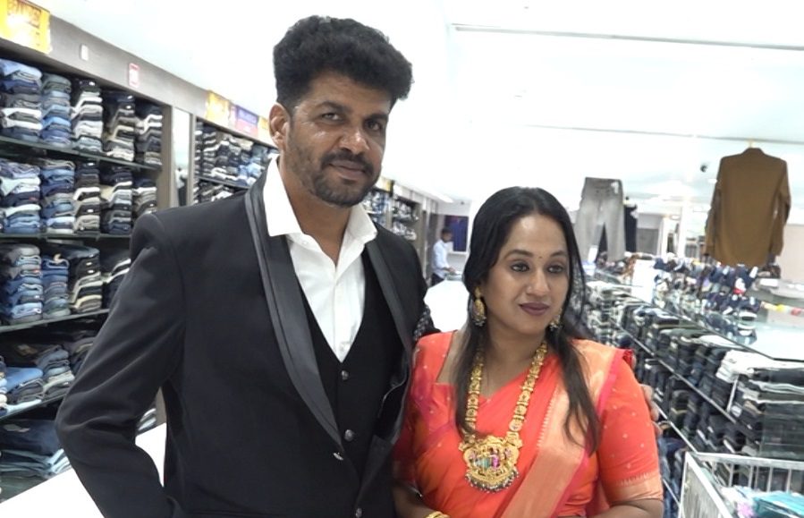 Thamarai Selvi’s Fun-Filled Shopping Spree at Velavan Stores