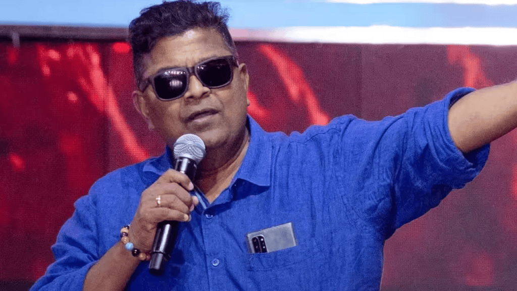 ரசிகர் மன்றங்களை ஆரம்பித்து உங்களை நீங்களே கேலிப் பொருளாக்கிக் கொள்ளாதீர்கள்! – மிஷ்கின் அறிவுரை