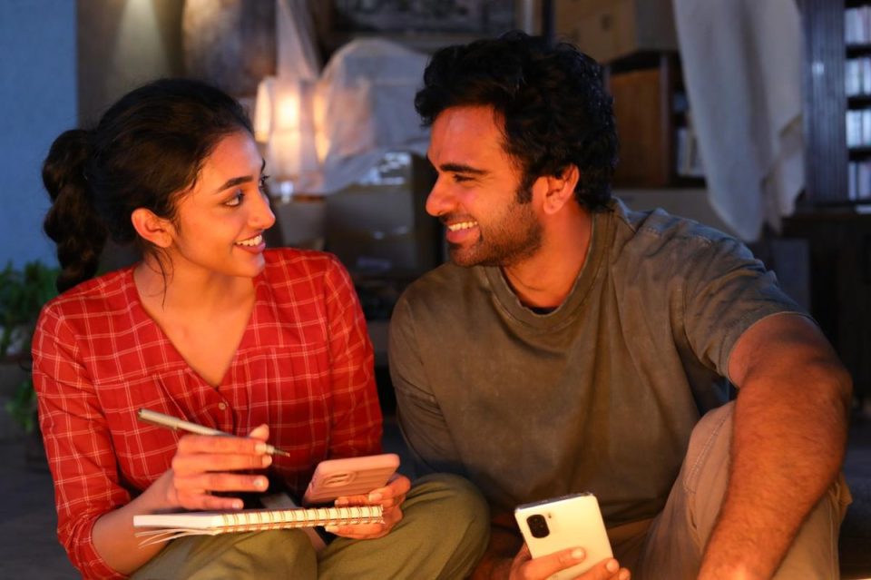anbil avan movie review