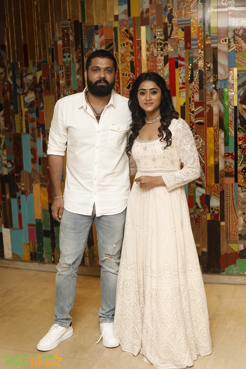 777-Charlie-Press-Meet-Stills-5