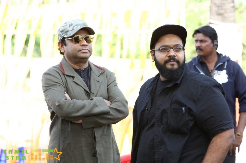 99 Songs Movie Stills (1)