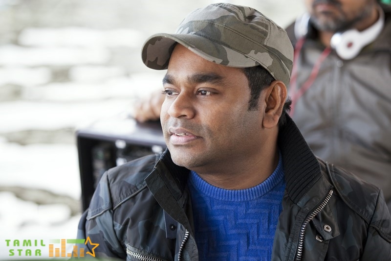 99 Songs Movie Stills (4)