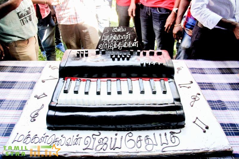 Actor Vijaysethupathi Birthday celebration with YOYK Unit (5)