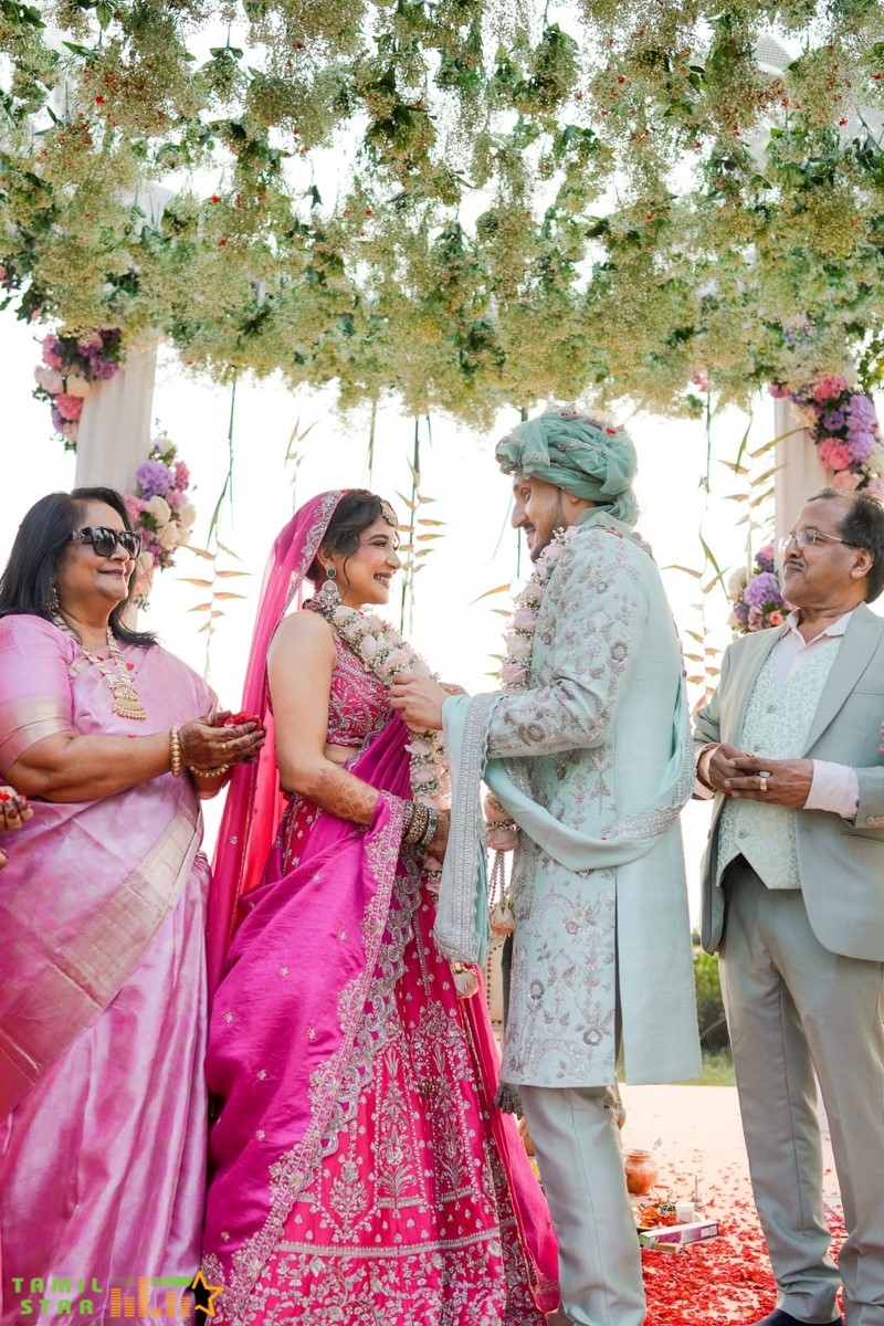 Actress-Sakshi-Agarwal-Wedding-Photos-1