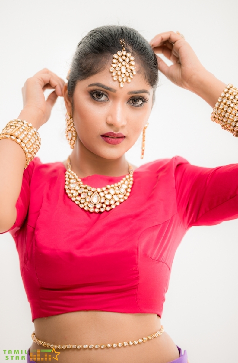 Actress Aananya Mani Latest Photo Shoot (11)