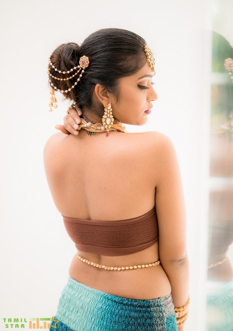 Actress Aananya Mani Latest Photo Shoot (4)