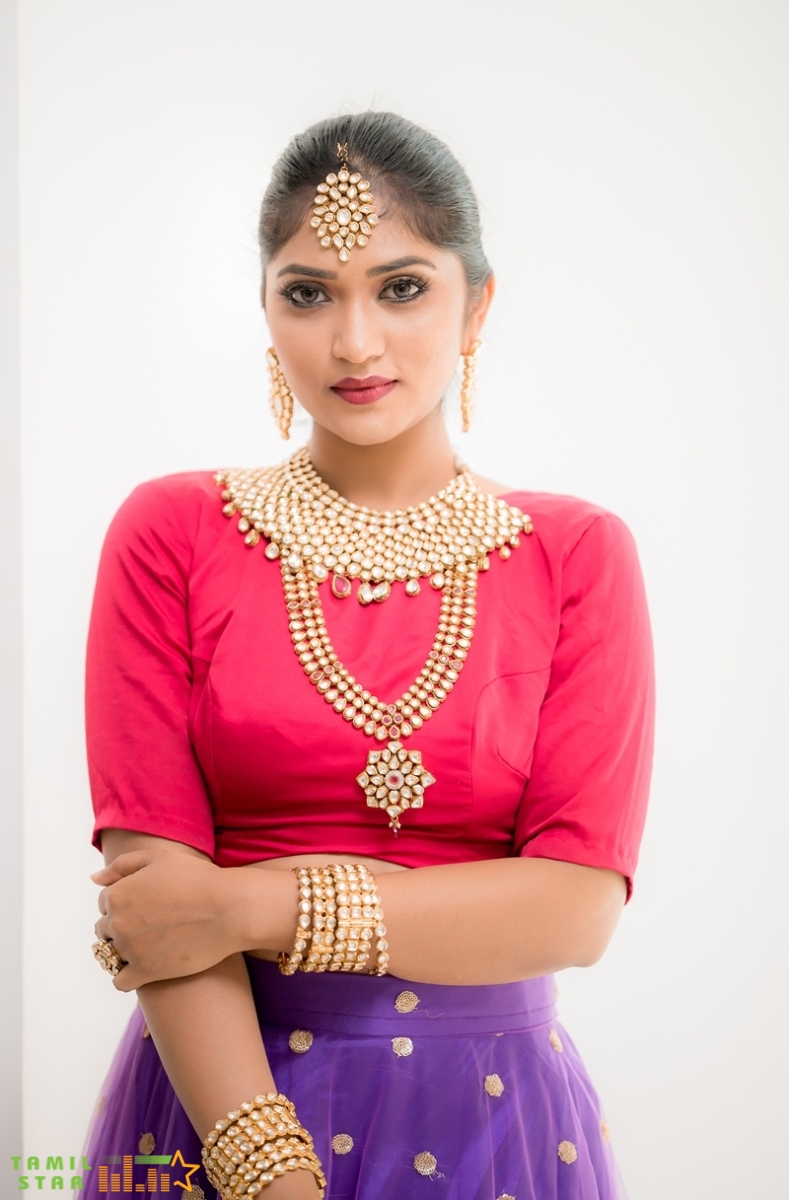 Actress Aananya Mani Latest Photo Shoot (9)