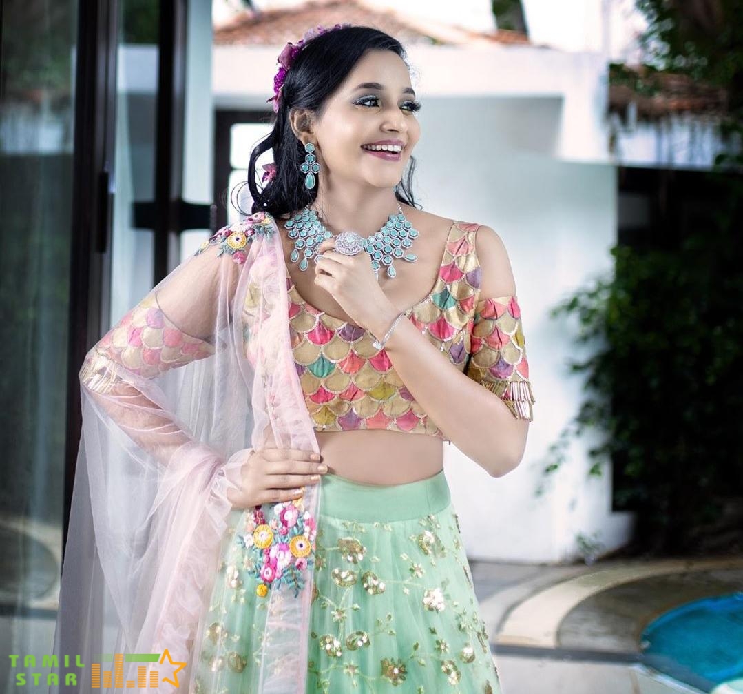 Actress Abarnathi Photo Shoot  (1)