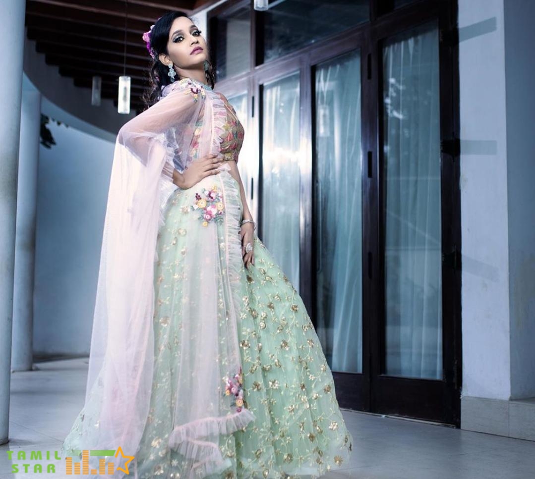 Actress Abarnathi Photo Shoot  (2)