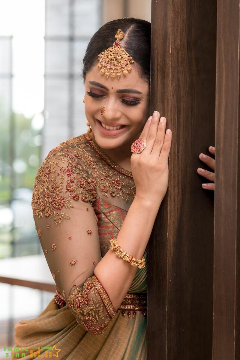 Actress Abhirami Venkatachalam Photos (2)
