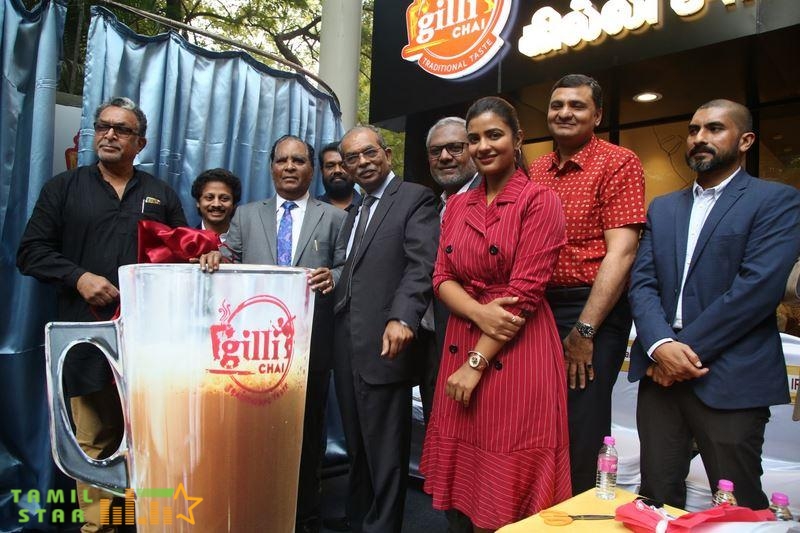 Actress Aishwarya Rajesh Launches Gilli Chai India’s First Retro Fit Electric Auto Rickshaw (14)