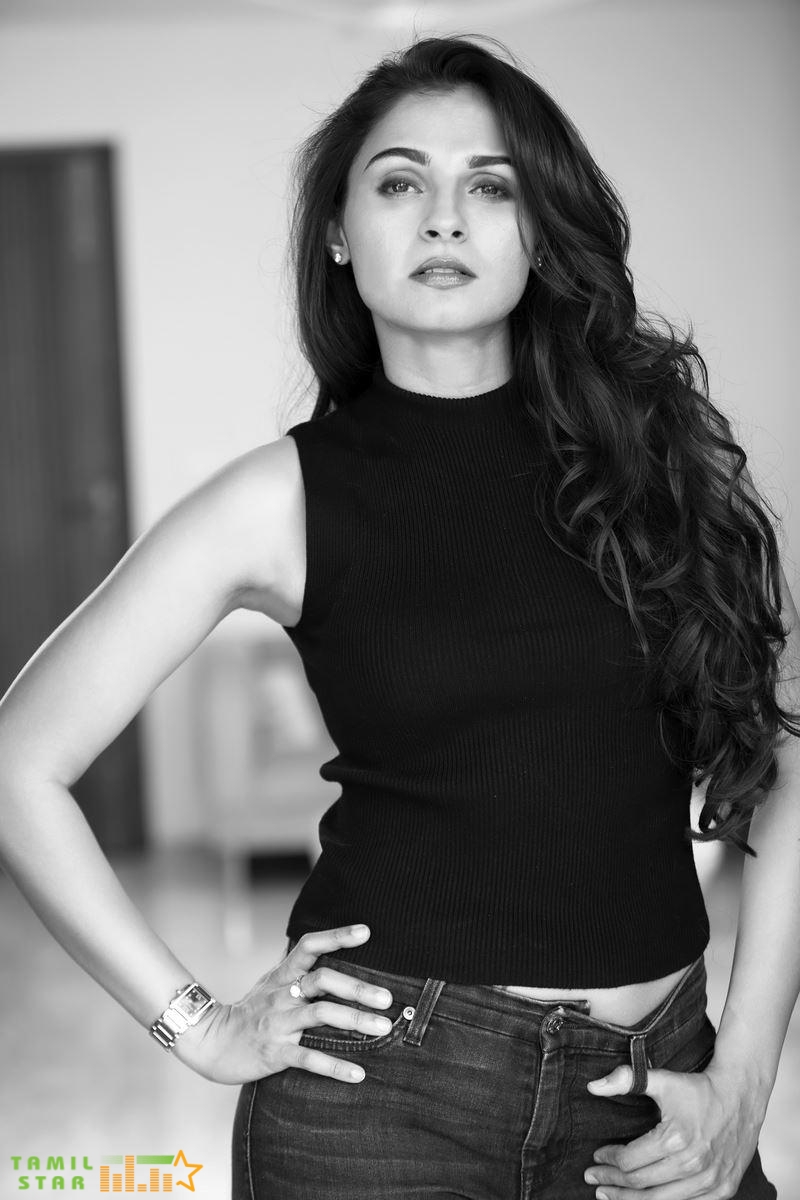 Actress Andrea Jeremiah Photos (3)