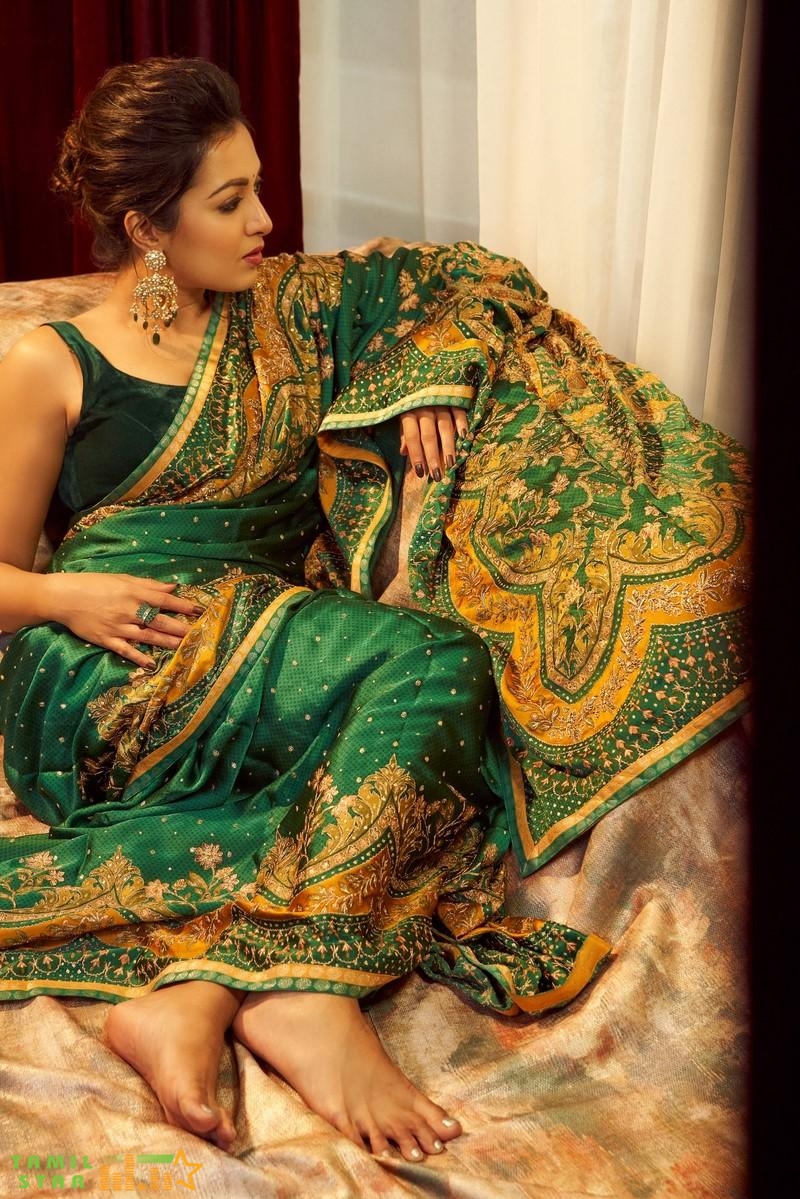 Actress Catherine Tresa New Stills (4)