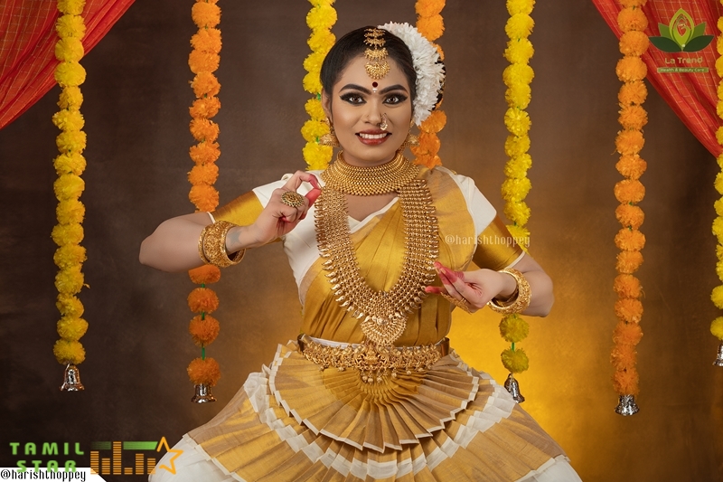 Actress Divya Ganesh Latest Gallery (3)