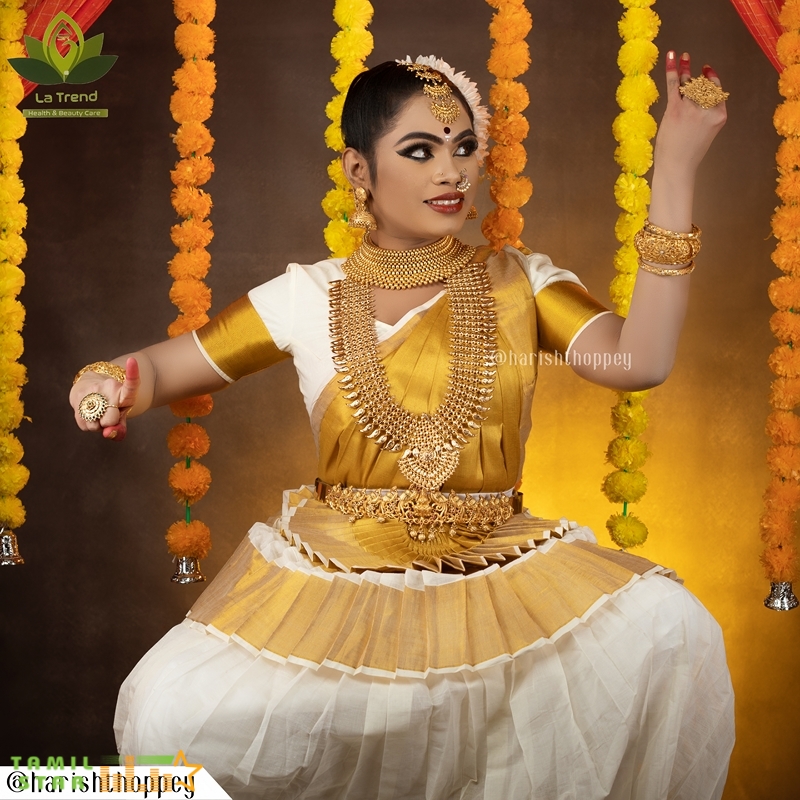 Actress Divya Ganesh Latest Gallery (4)