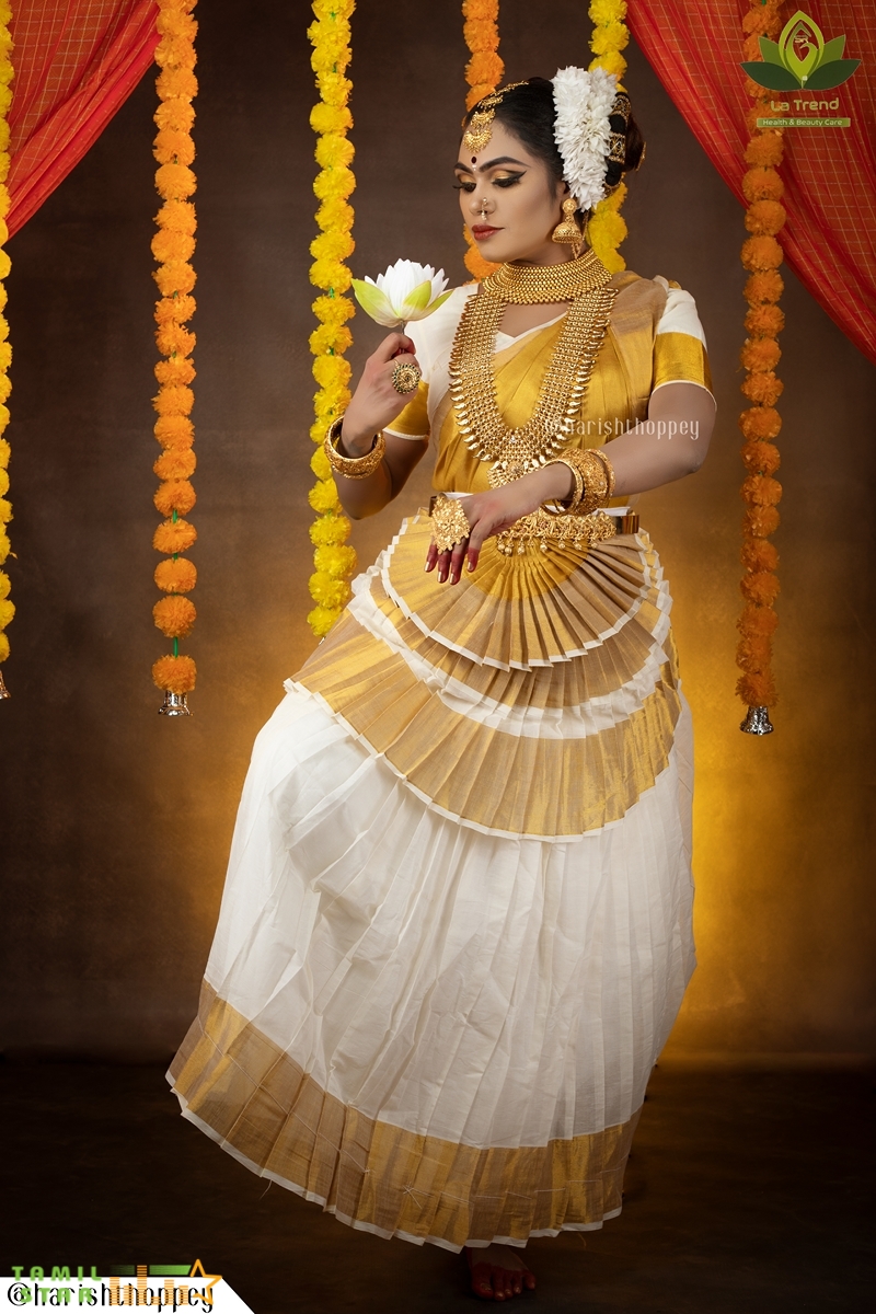 Actress Divya Ganesh Latest Gallery (7)