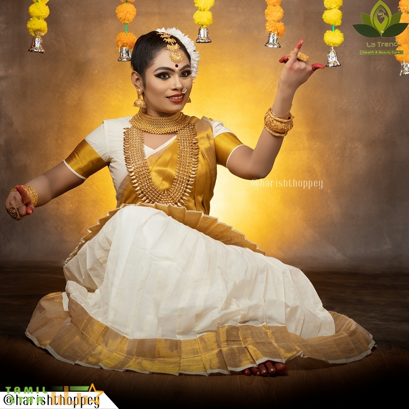 Actress Divya Ganesh Latest Gallery (8)