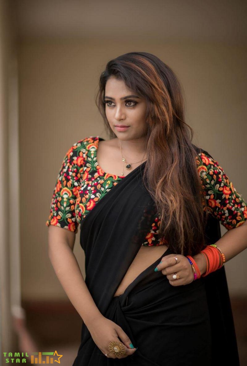 Actress Farina Azad Stills (6)