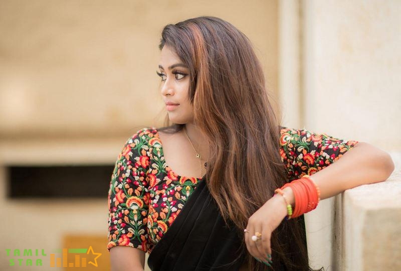 Actress Farina Azad Stills (9)