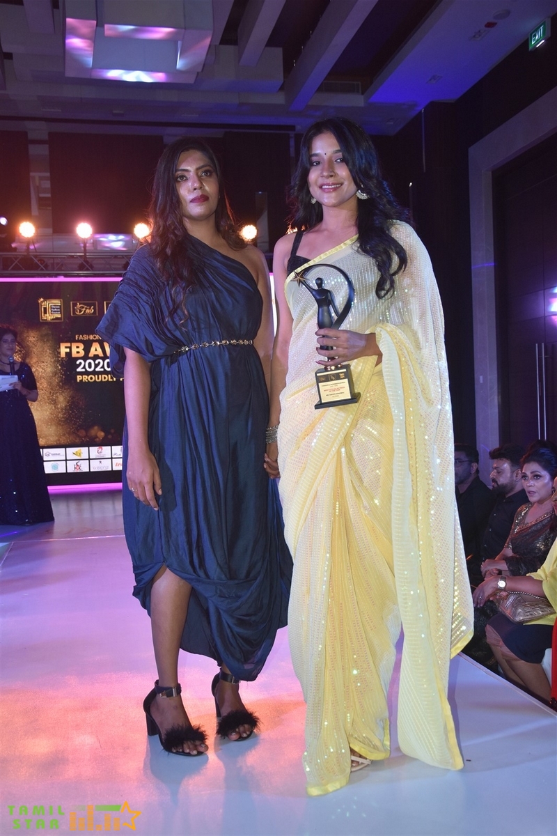 Actress Ineya, Sakshi Agarwal, Aishwarya Dutta felicitated at FB Awards 2020-21 (28)