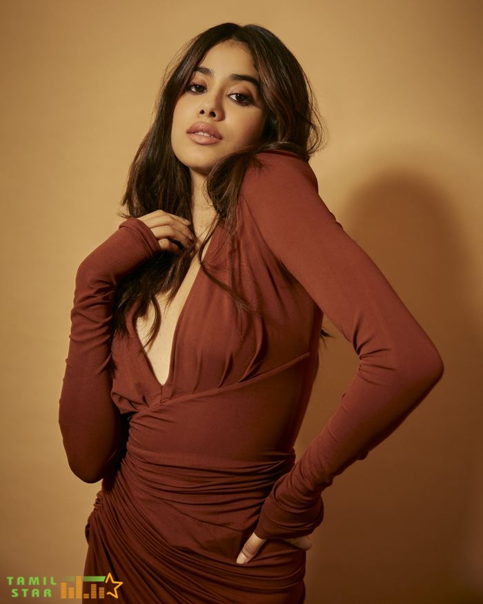 Actress Janhvi Kapoor Stills (1)