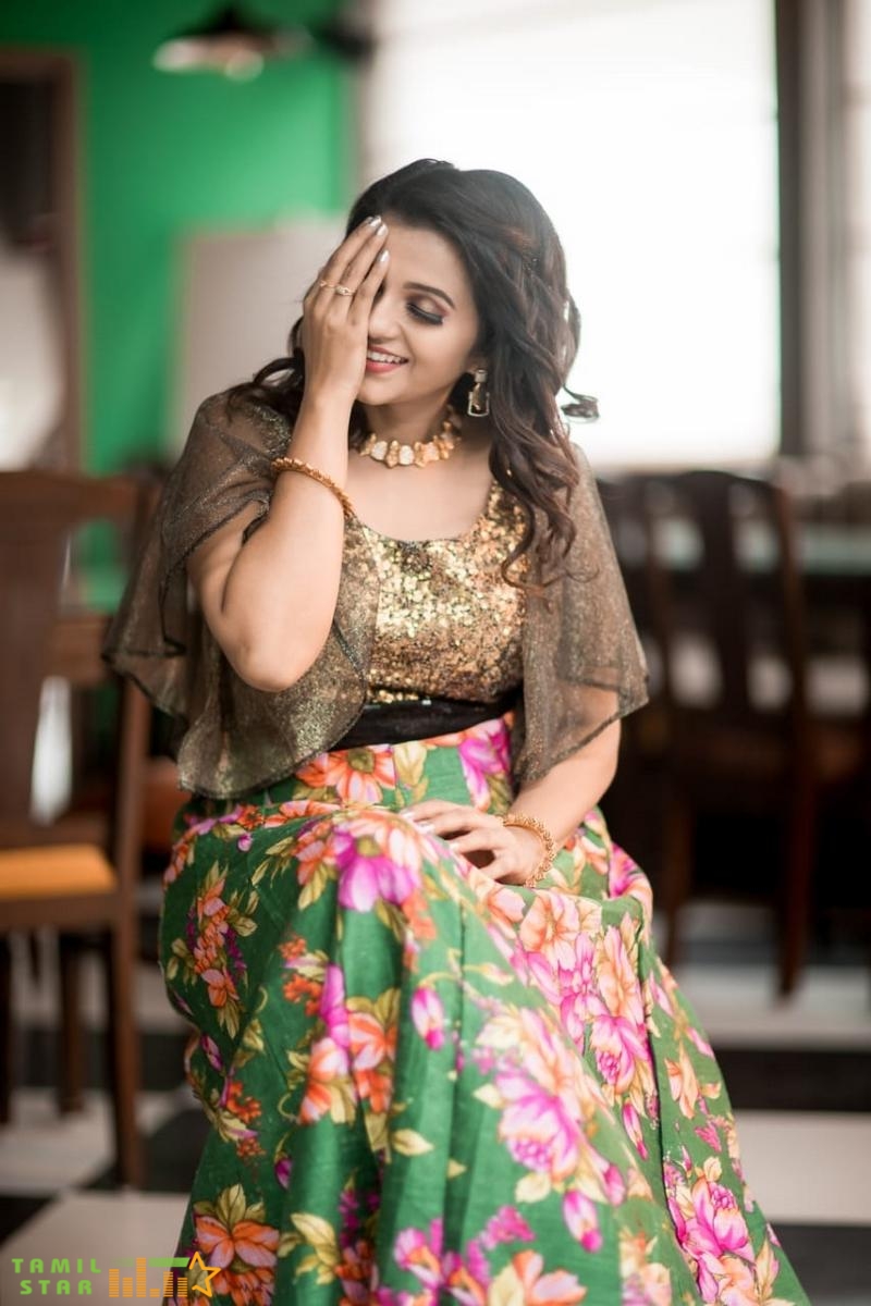 Actress Krithika Photos (5)