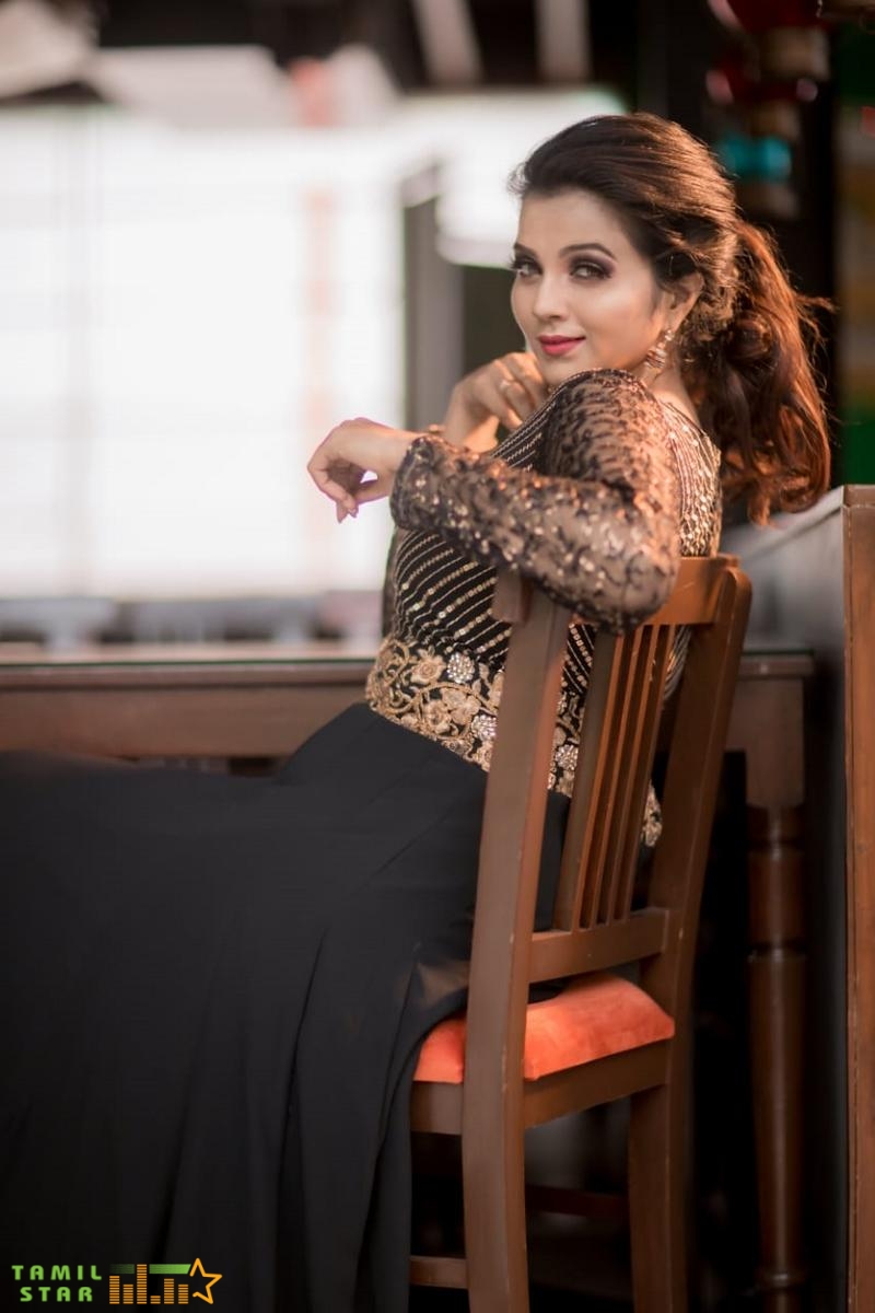 Actress Krithika Photos (6)