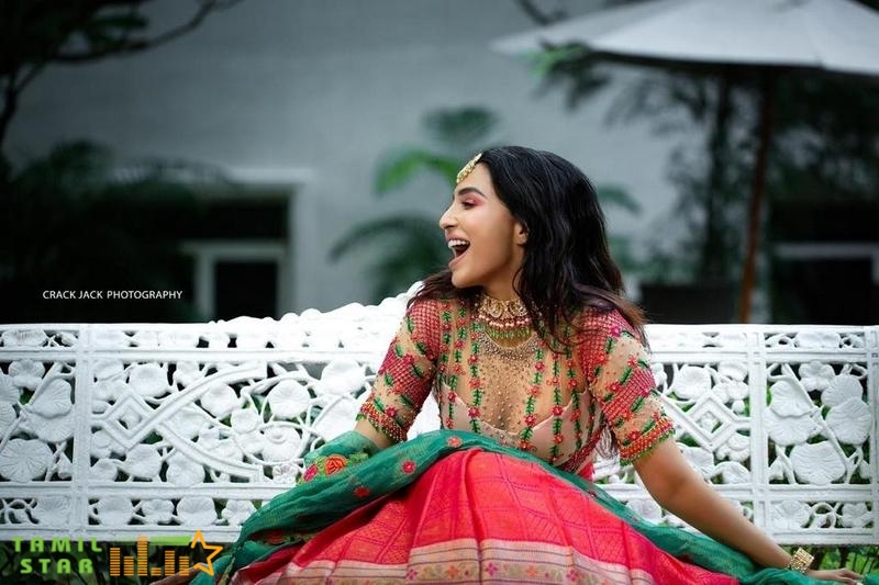 Actress Parvati Nair Latest Photoshoot (1)