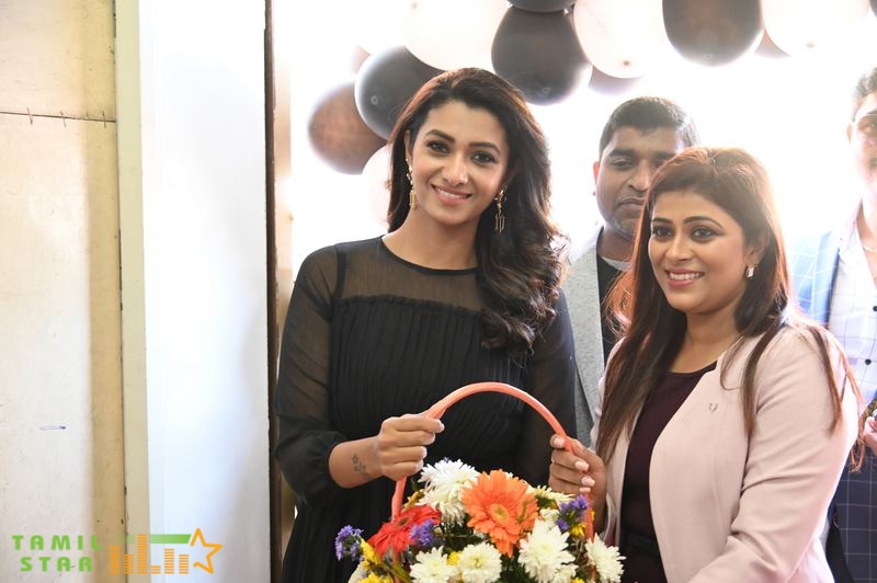 Actress Priya Bhavani Shankar at The Launch Of ‘Welona’ Skin And Hair Clinic Photos (2)