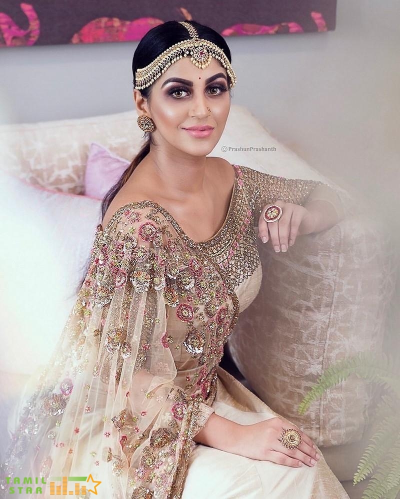 Actress Yashika Aannand Photo Shoot (3)