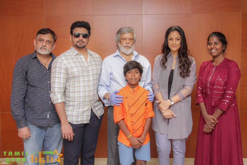 Andhaghan Pooja Stills (12)