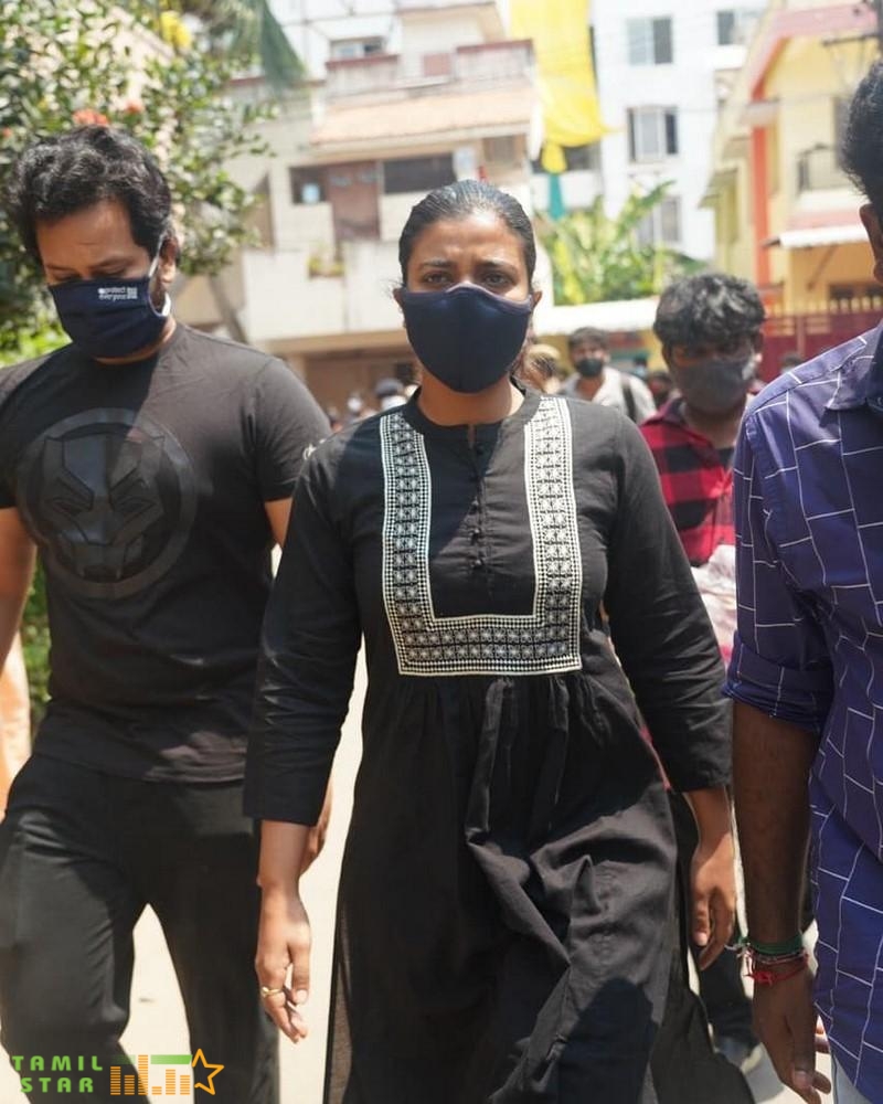 Celebrities Pay Last Respect To Legendary Actor Vivek (1)