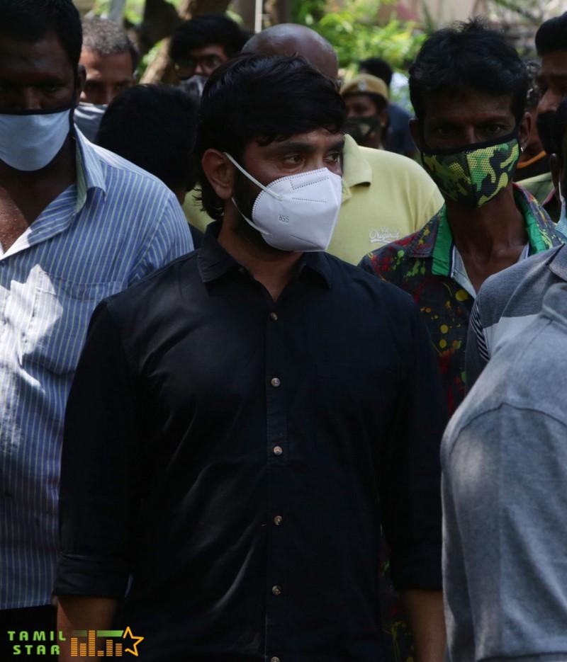 Celebrities Pay Last Respect To Legendary Actor Vivek (10)