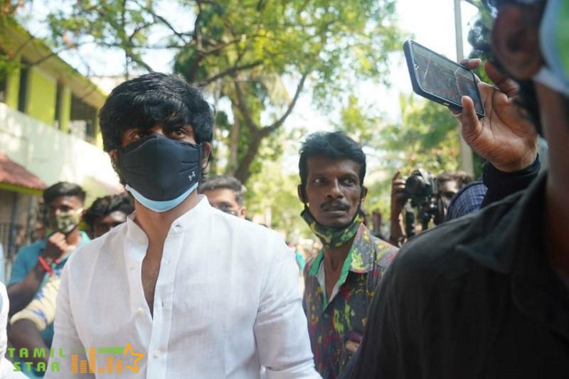 Celebrities Pay Last Respect To Legendary Actor Vivek (11)