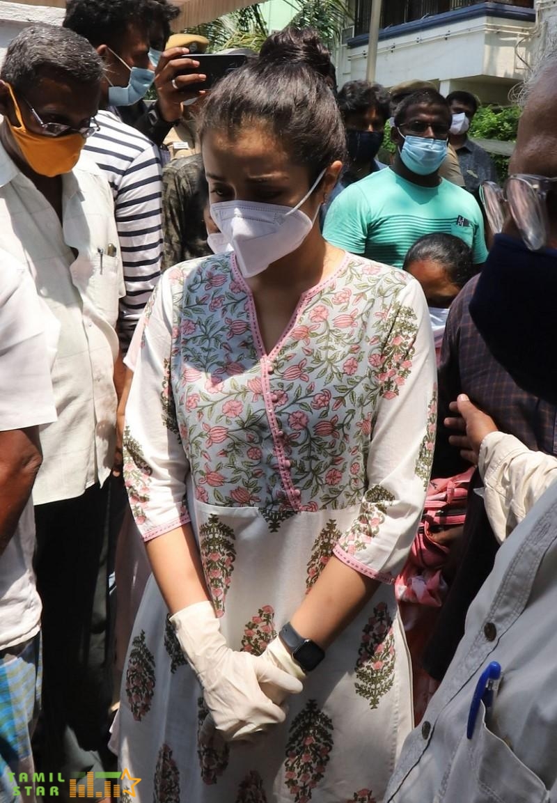 Celebrities Pay Last Respect To Legendary Actor Vivek (12)