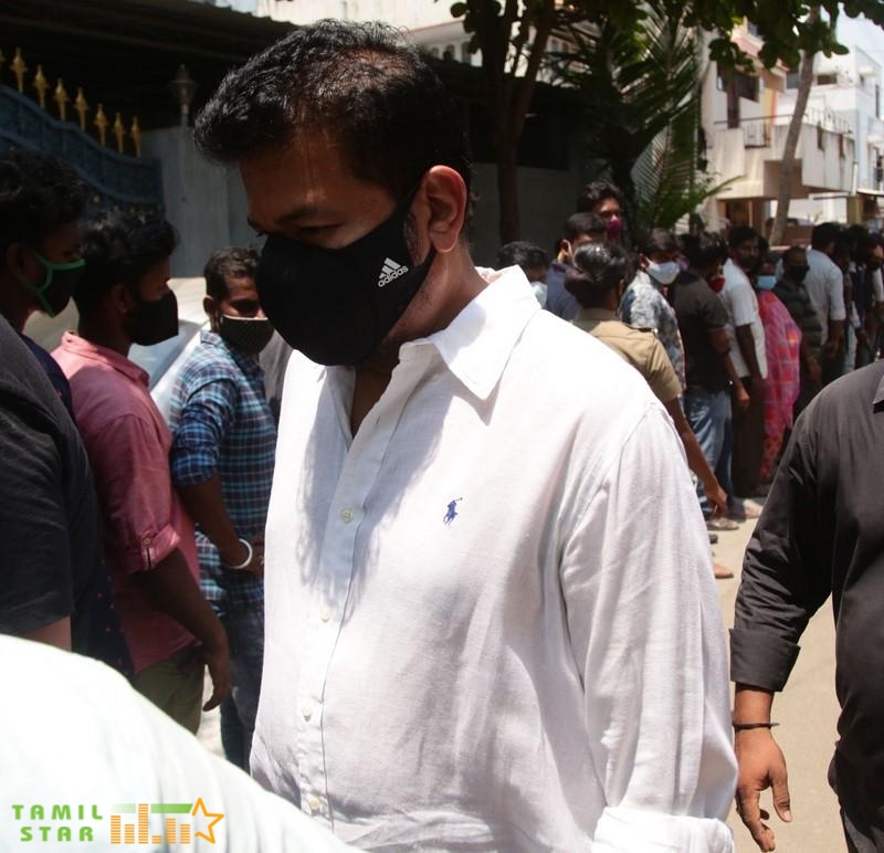 Celebrities Pay Last Respect To Legendary Actor Vivek (14)