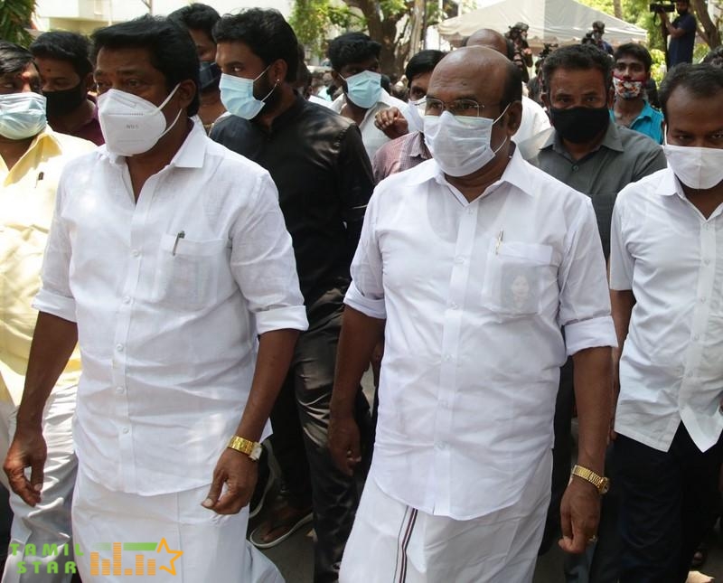 Celebrities Pay Last Respect To Legendary Actor Vivek (20)
