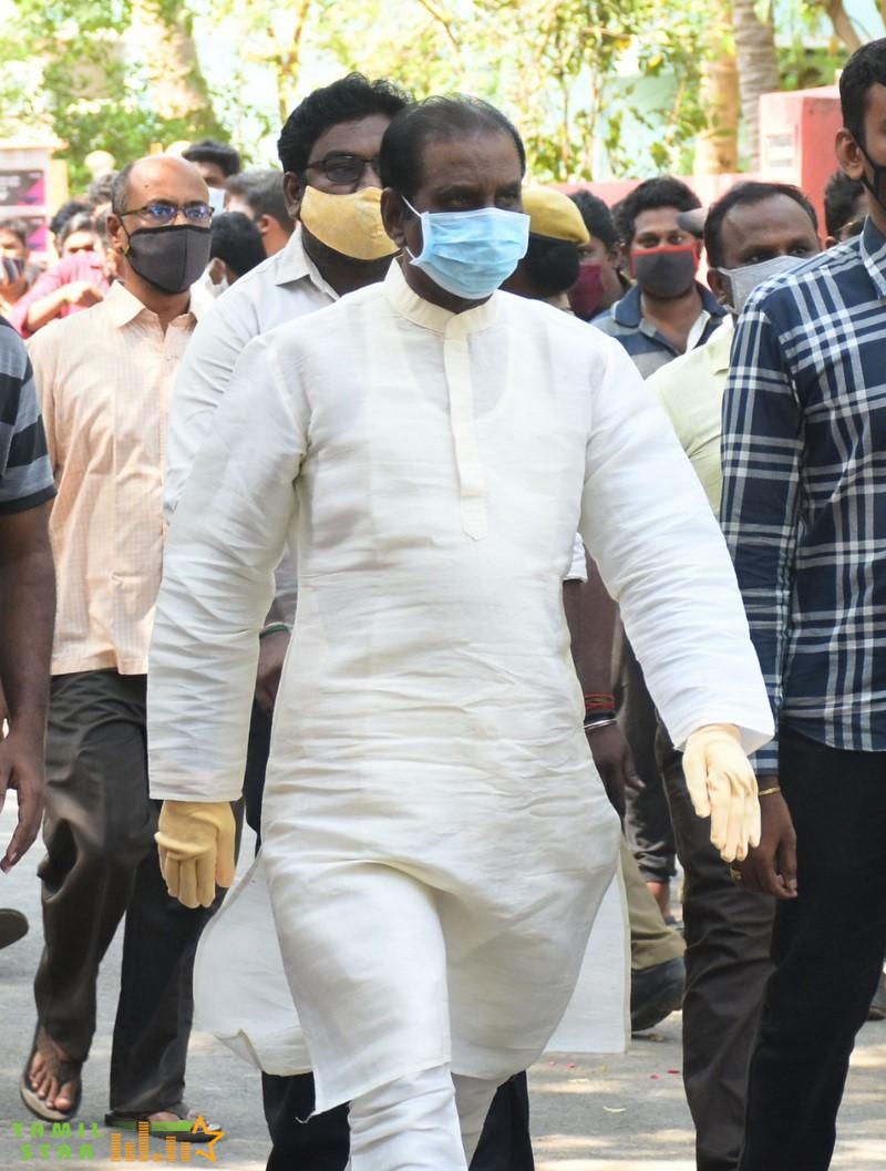 Celebrities Pay Last Respect To Legendary Actor Vivek (3)