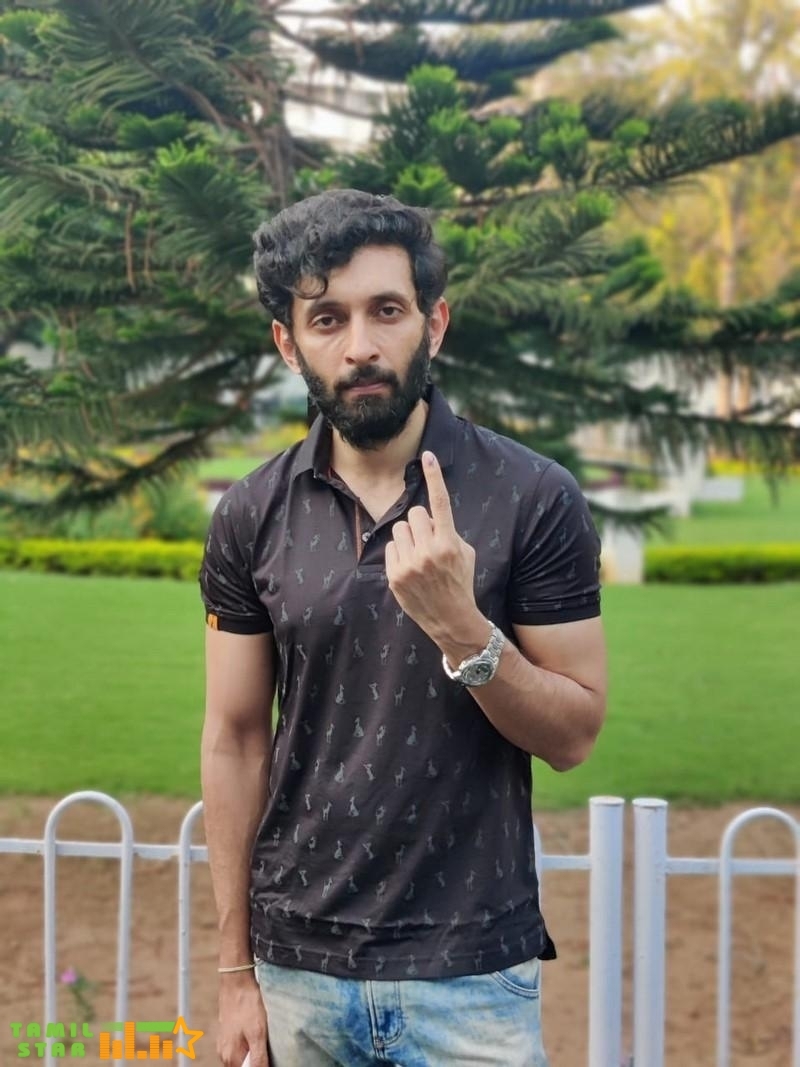 Celebrities casting vote in TN Elections 2021 (140)